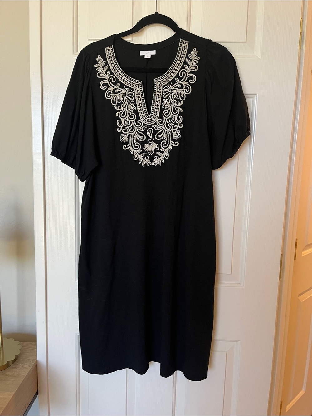 TALBOTS Black Embroidered Tunic Dress with White Floral Yoke